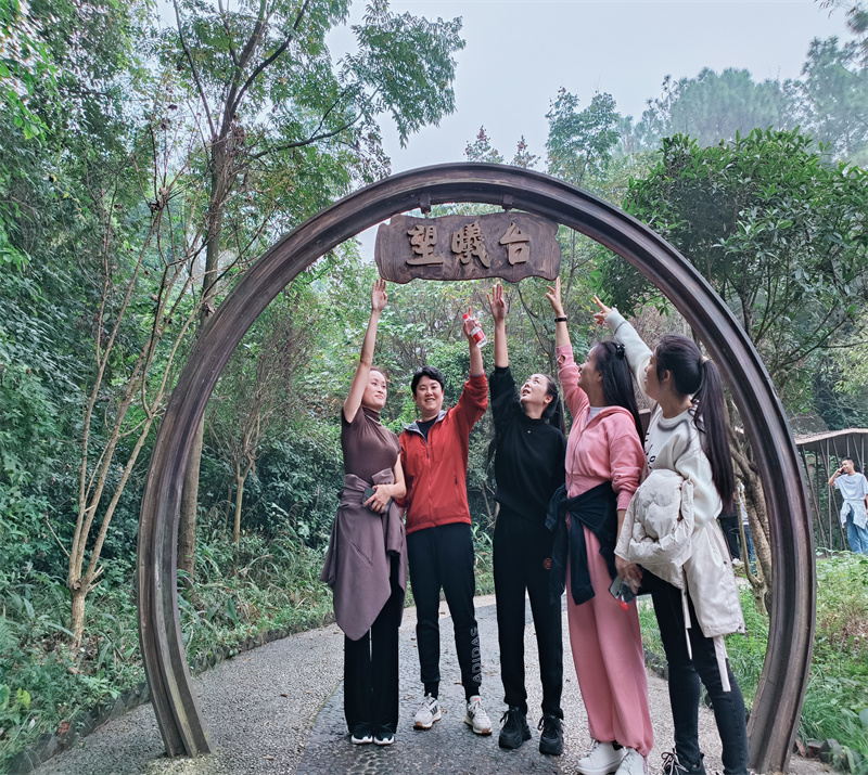 2.員工風(fēng)采展示.jpg