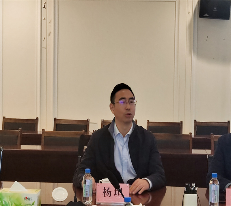坦總發(fā)言照片.jpg