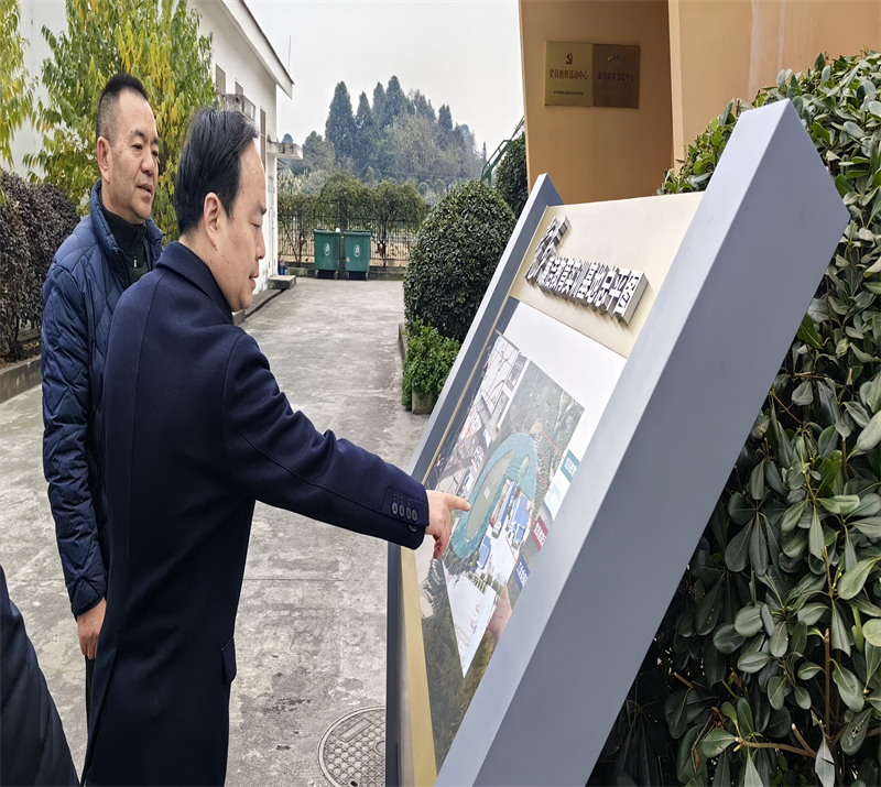 李驍調(diào)研指導(dǎo)高速運管公司黨建工作.jpg